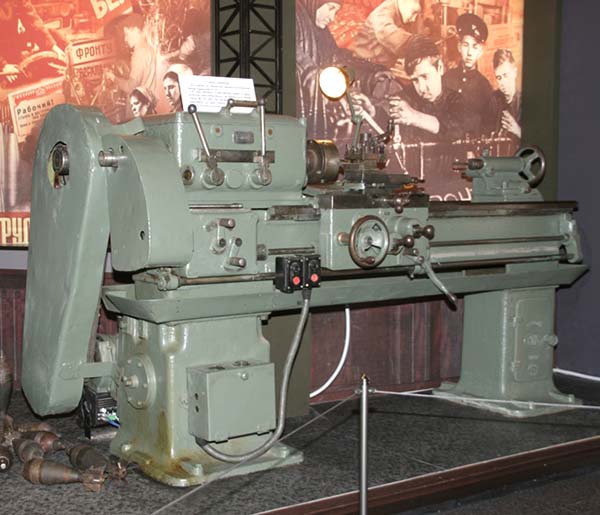 Фото токарного верстата Удмурт спрощеної конструкції Фото токарного верстата Удмурт спрощеної конструкції